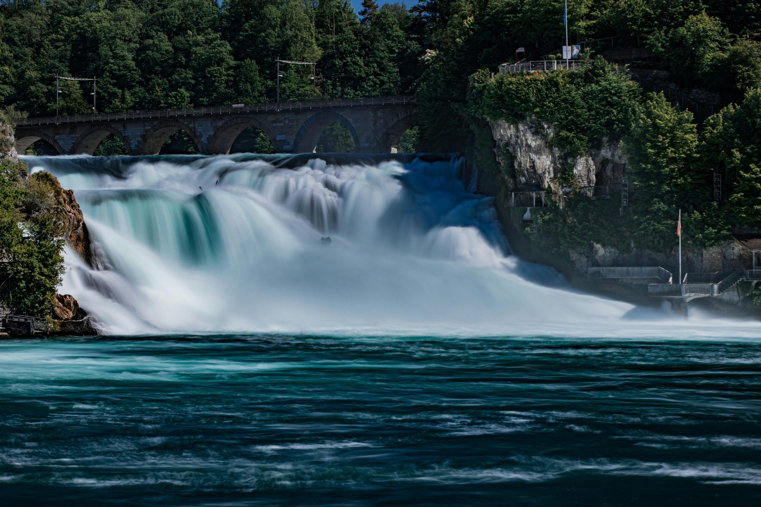 Stilvolle Hochzeit und freie Taufe an einer Hochzeitslocation im Kanton Schaffhausen.